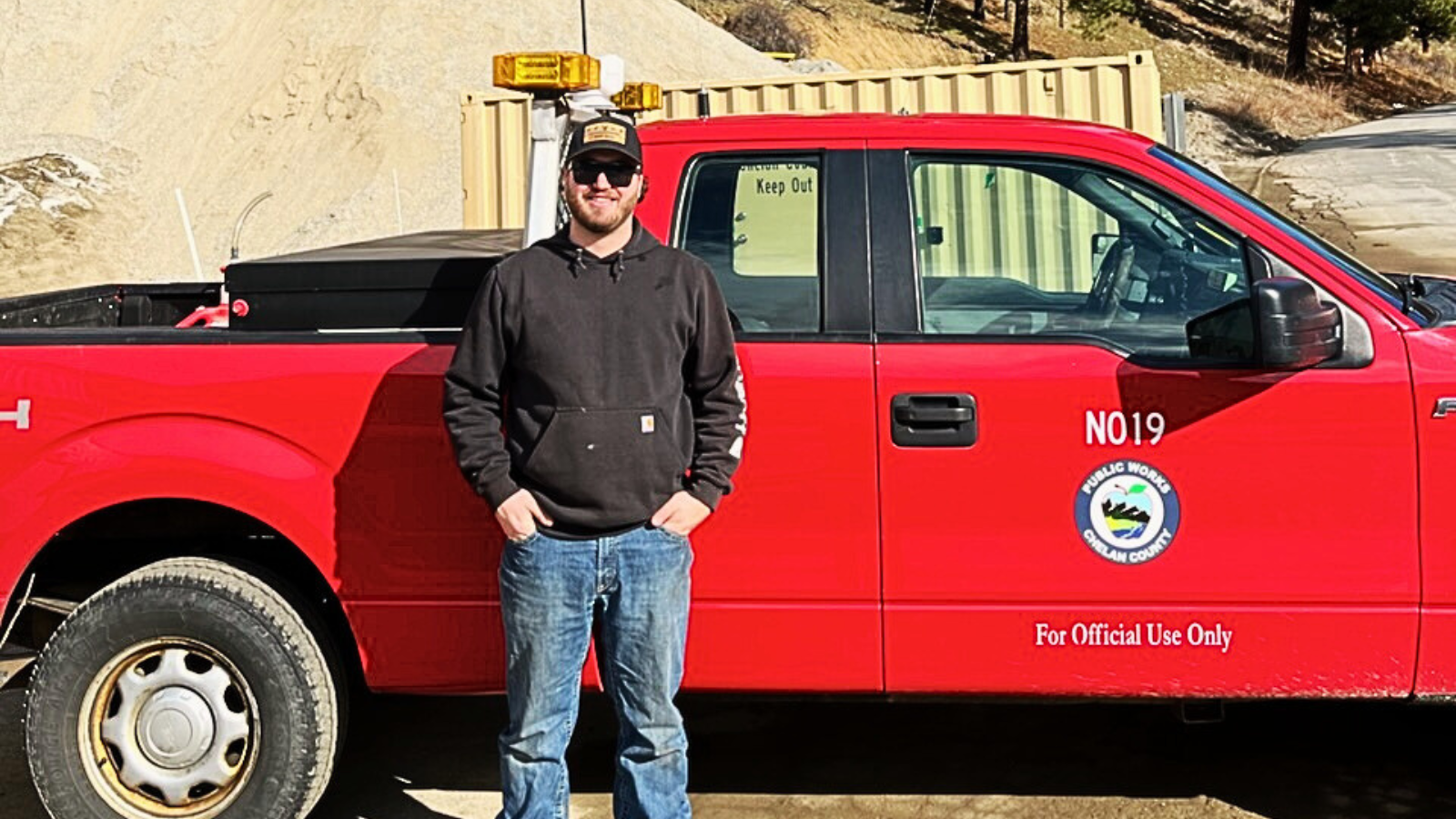 Public Works driver plays a hand in saving injured eagle