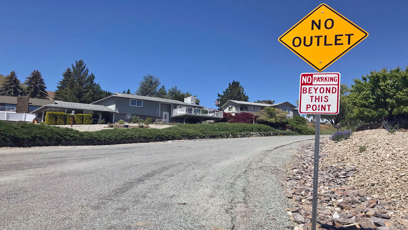 County adds no parking signs to Day, Anderson Canyon roads