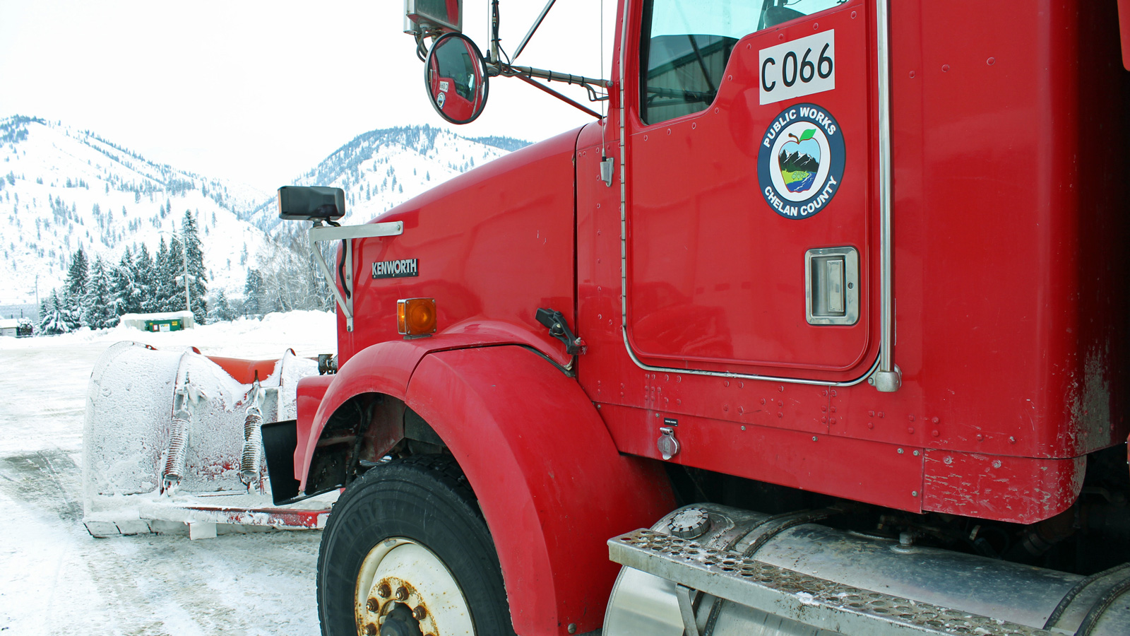 Weekend county snowplow operations differ from weekday operations