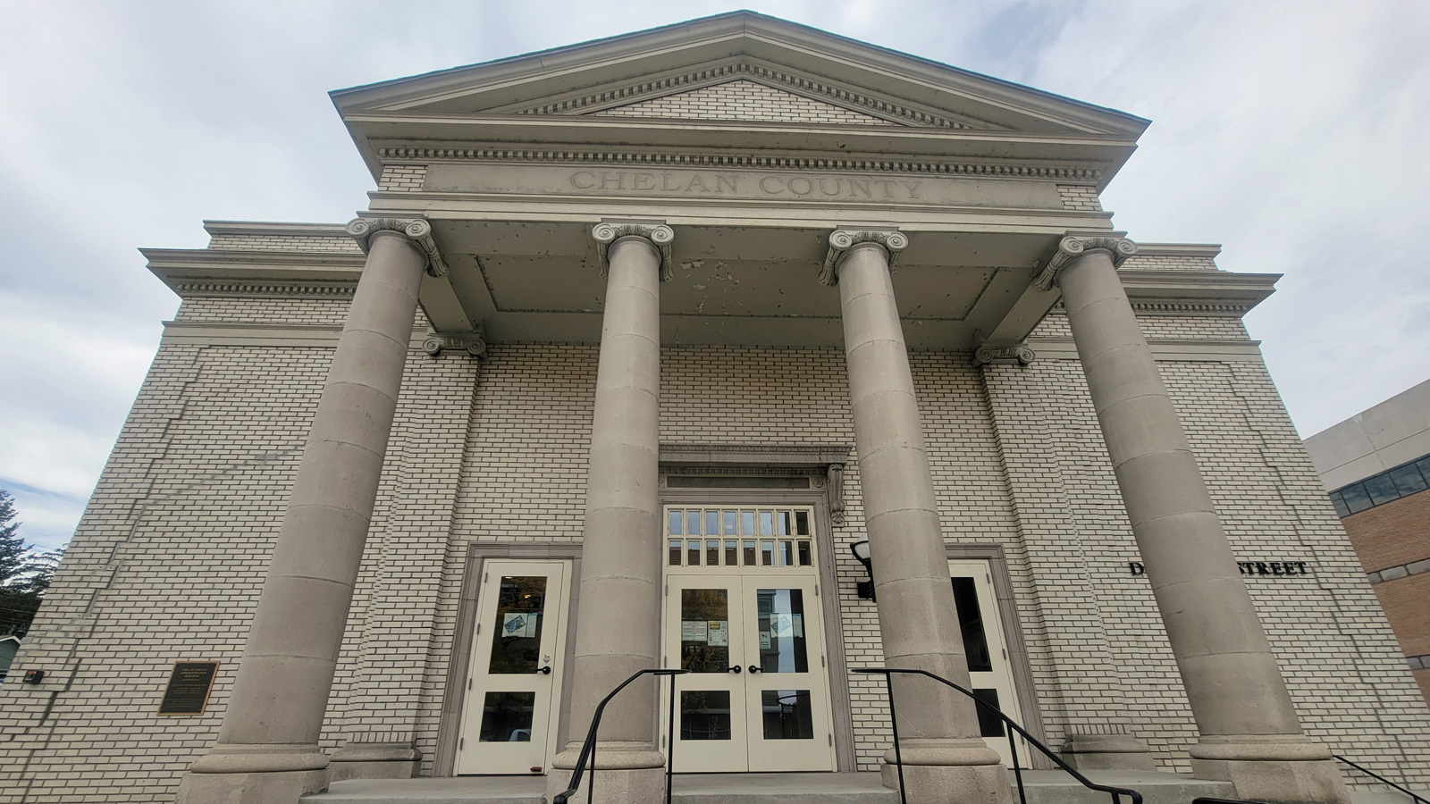 Commissioners pass 2022 budget
